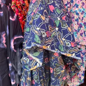 Thrift Dense, stylized Floral Pattern Double Length