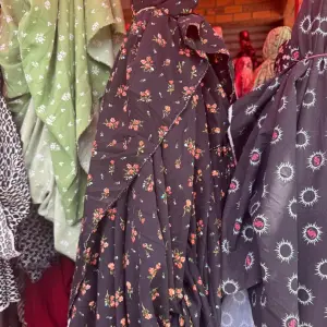 Thrift Dark Floral pattern Fabric Double Length