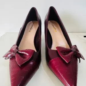 AARON FAIRY Elegant Women's Work Shoe,