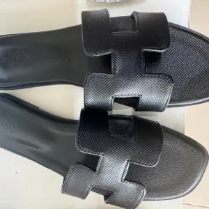 Hermès Oran Sandals
