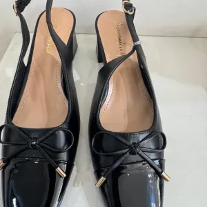 Square Toe Patent Leather Slingback Pump