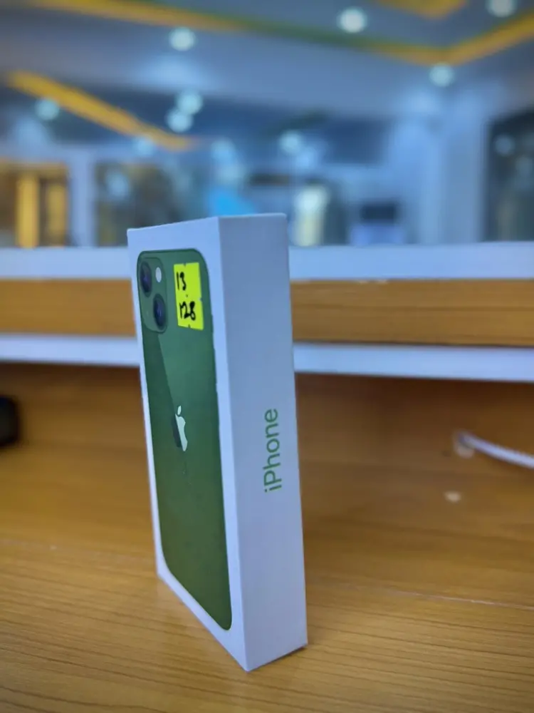 Apple iPhone 13 - 4GB RAM - 128GB ROM -12MP Rear/12MP Green Color