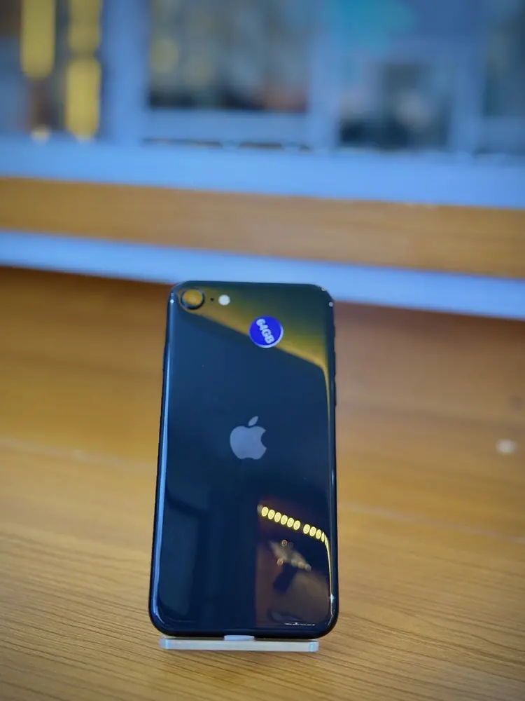 Apple iPhone SE 2 64GB (UK used)