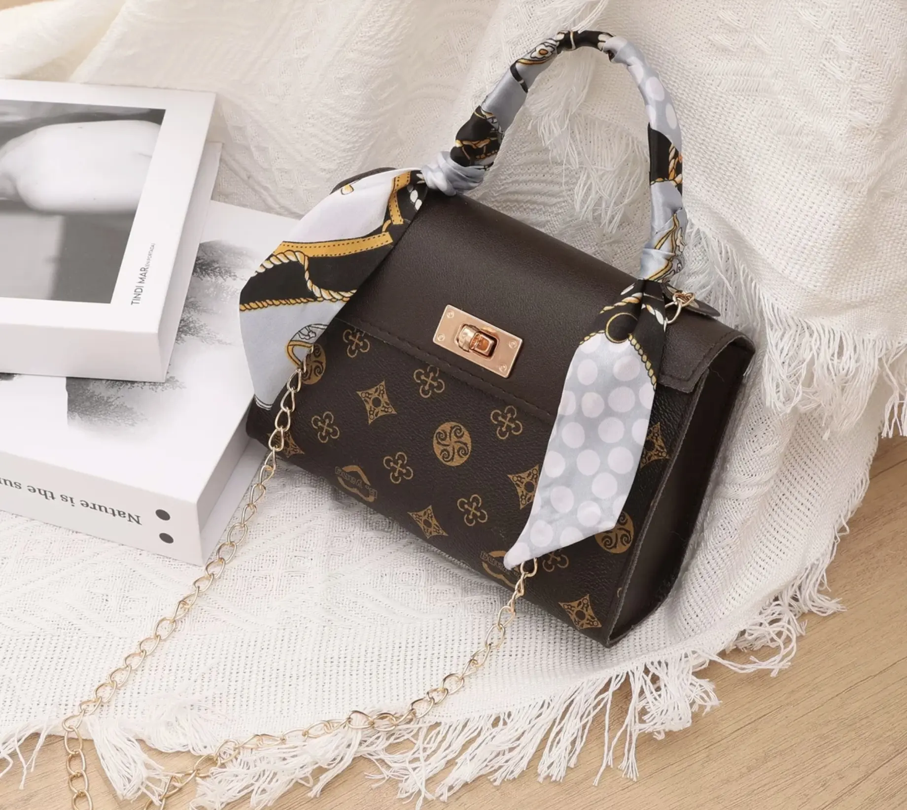 Elegant Ladies Hand bag for your occassions-High quality bags