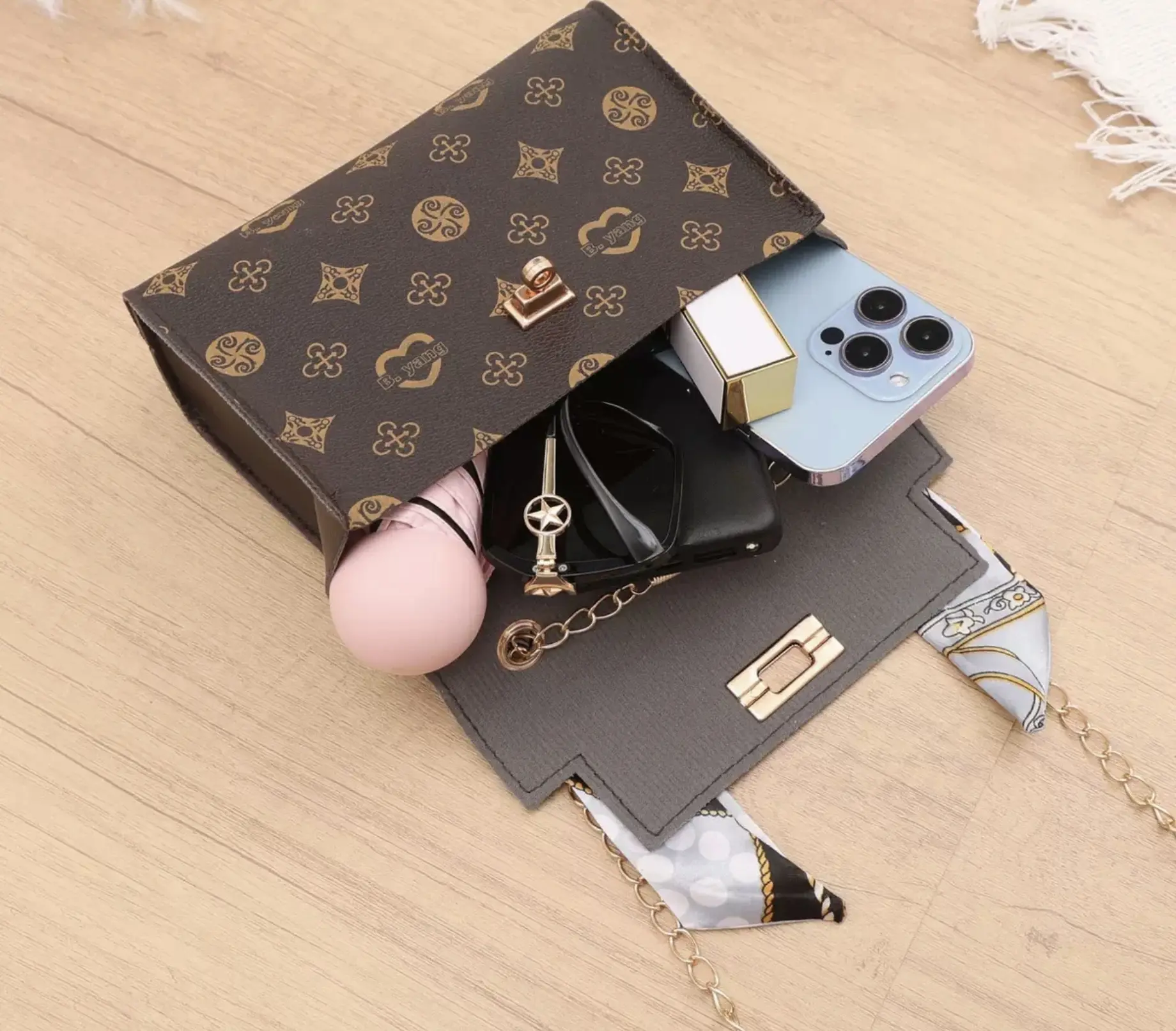 Elegant Ladies Hand bag for your occassions-High quality bags