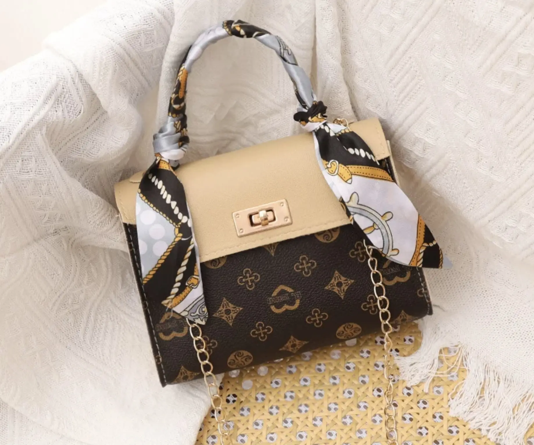 Elegant Ladies Hand bag for your occassions-High quality bags