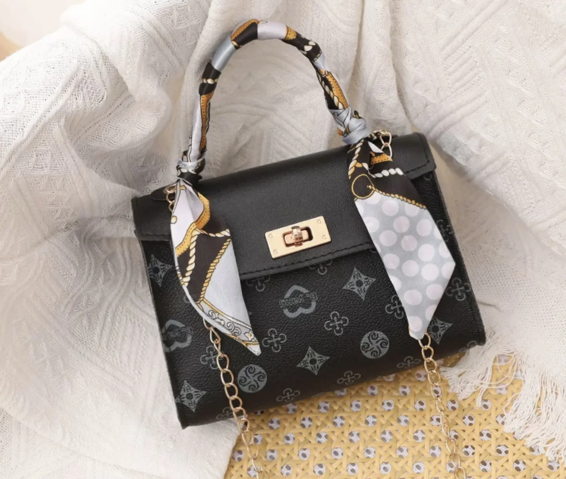 Elegant Ladies Hand bag for your occassions-High quality bags