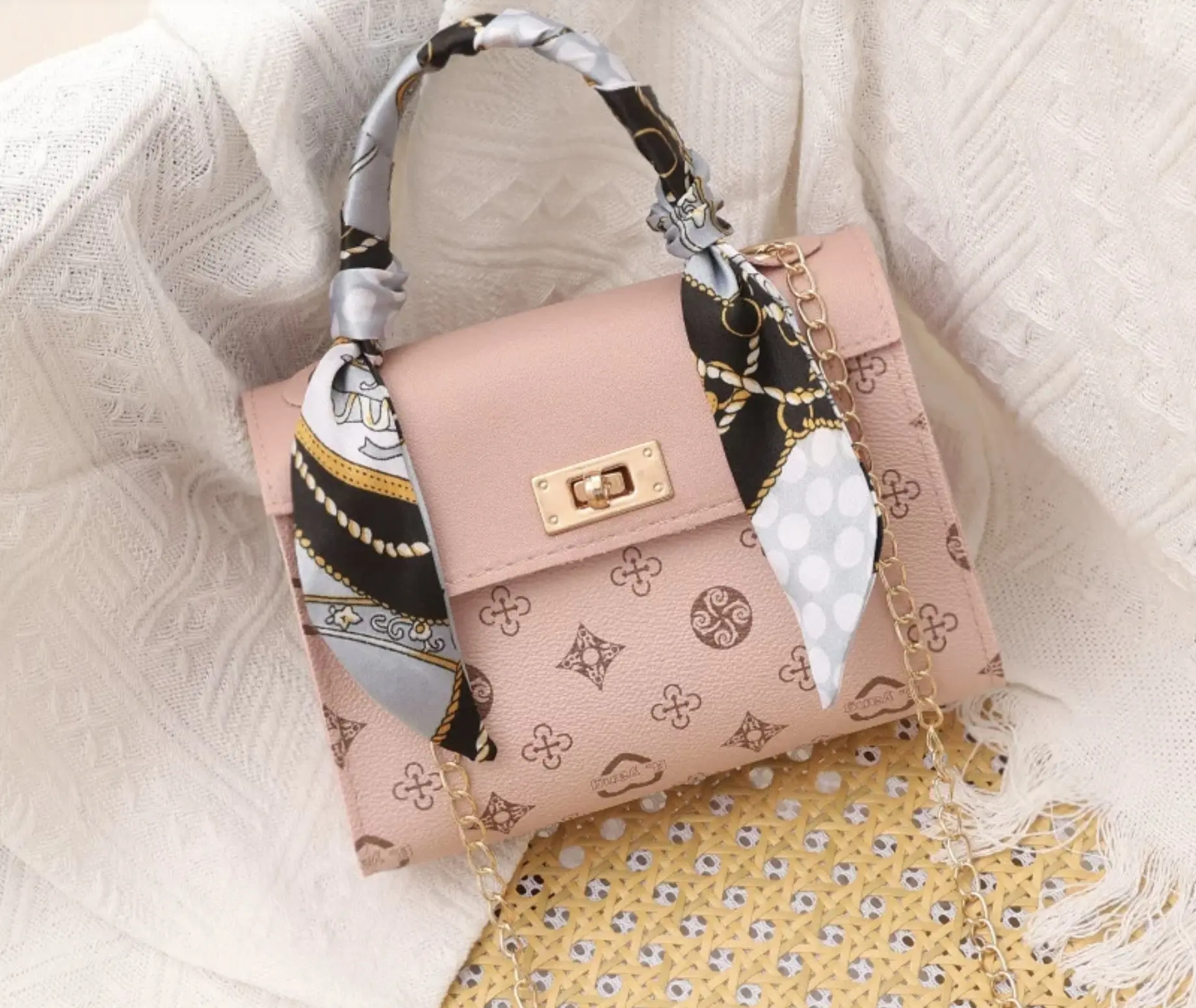 Elegant Ladies Hand bag for your occassions-High quality bags