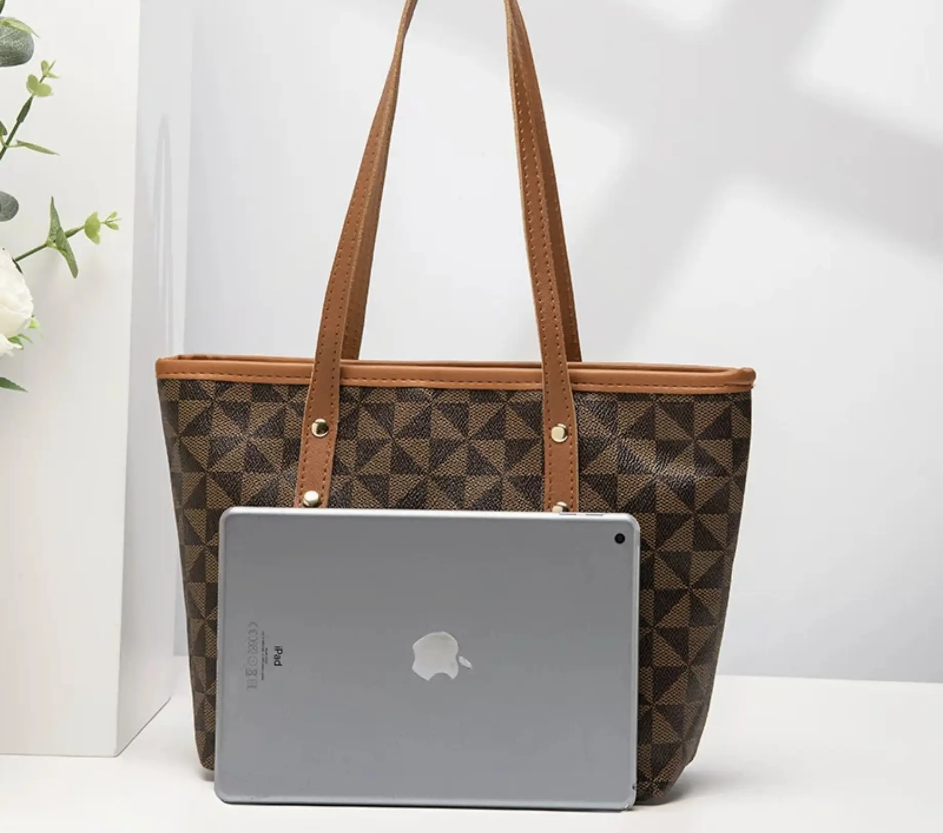 Ladies Hand bag for your occassions