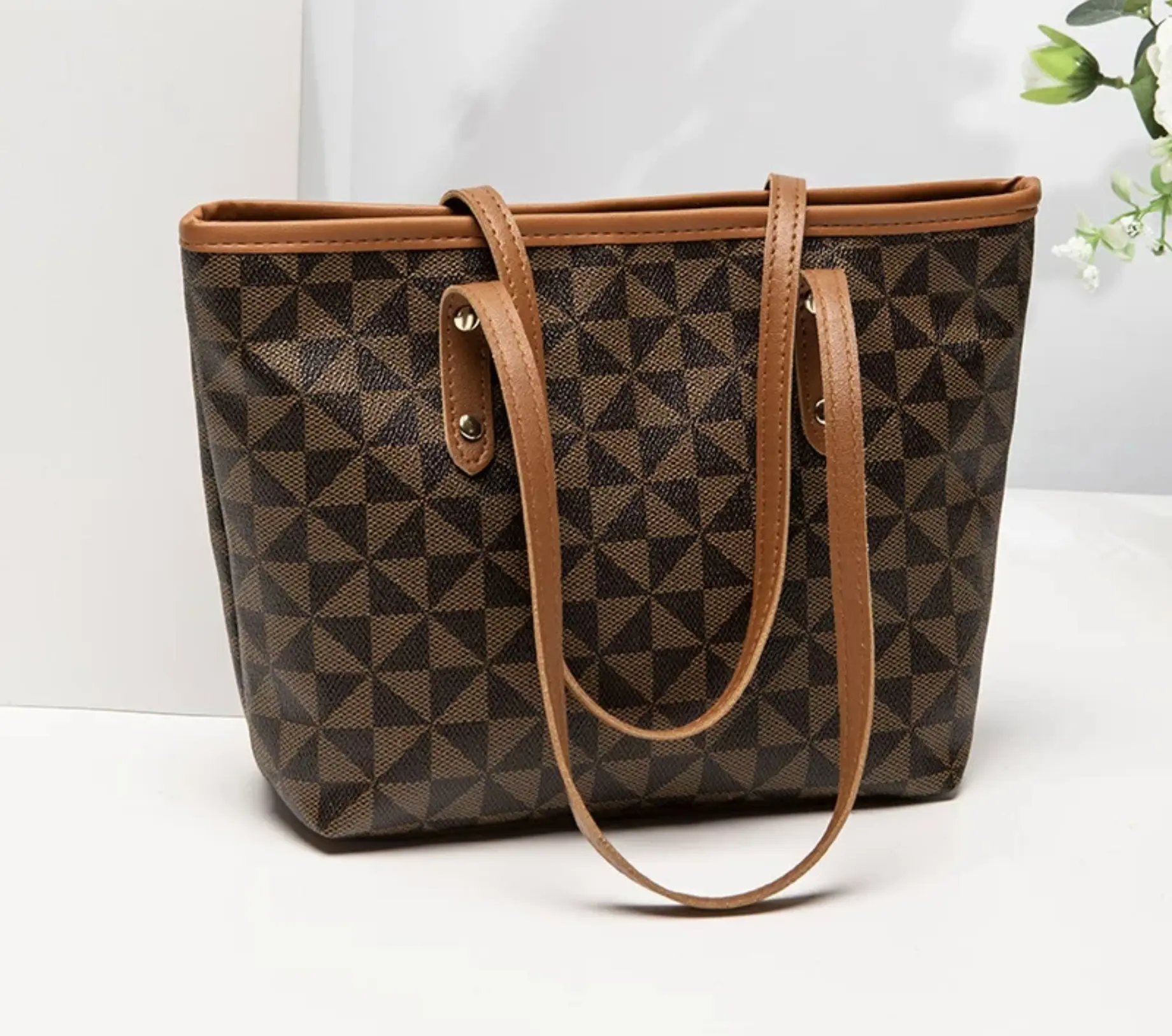 Ladies Hand bag for your occassions