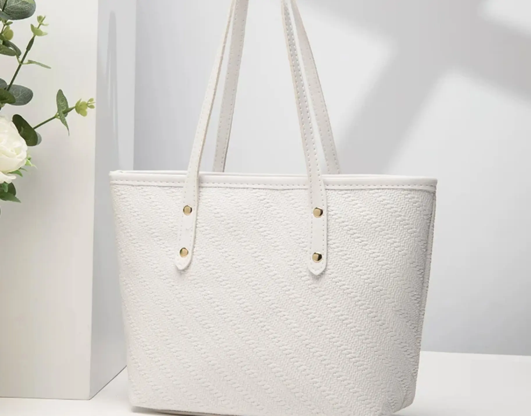 Ladies Hand bag for your occassions