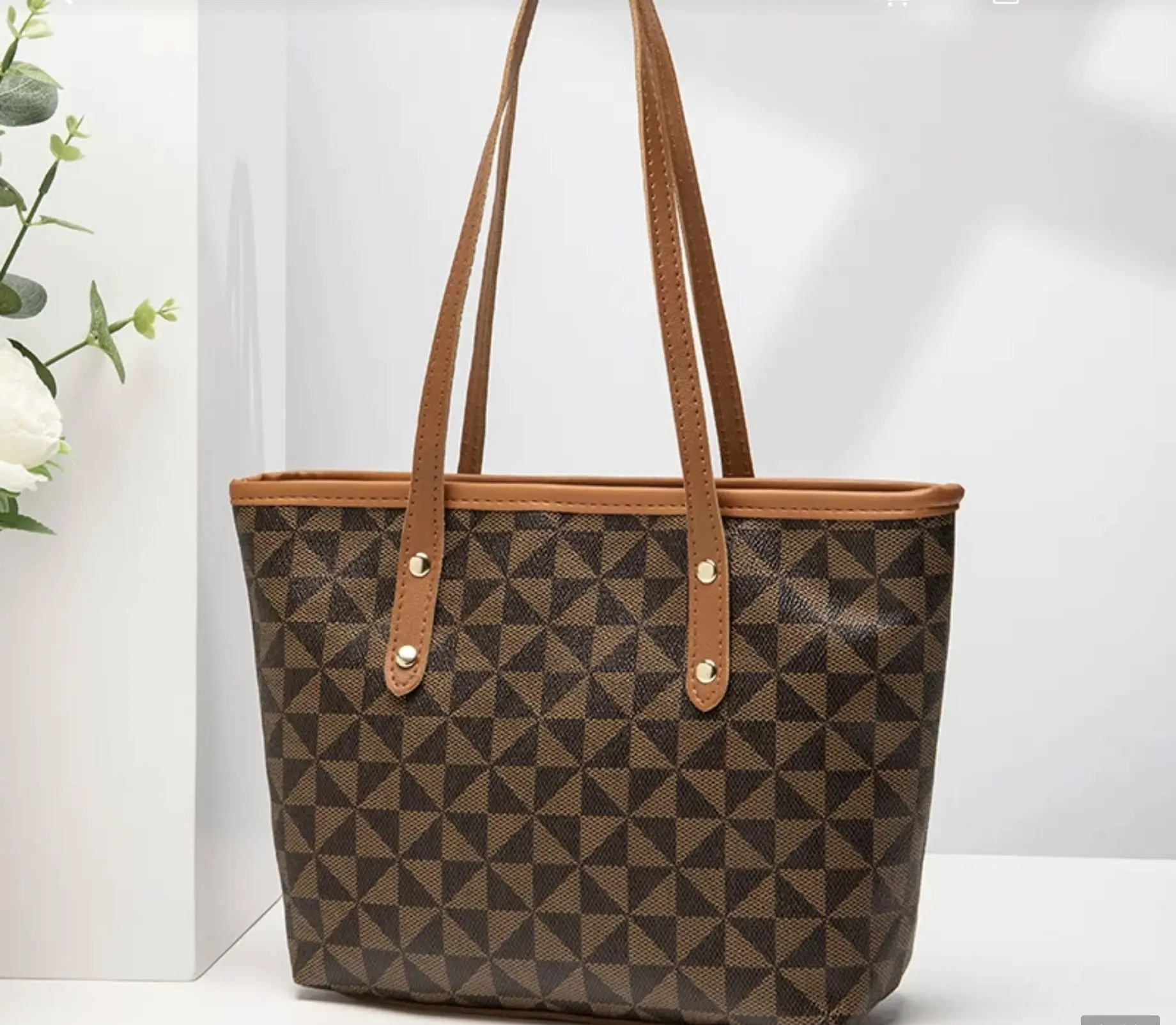 Ladies Hand bag for your occassions