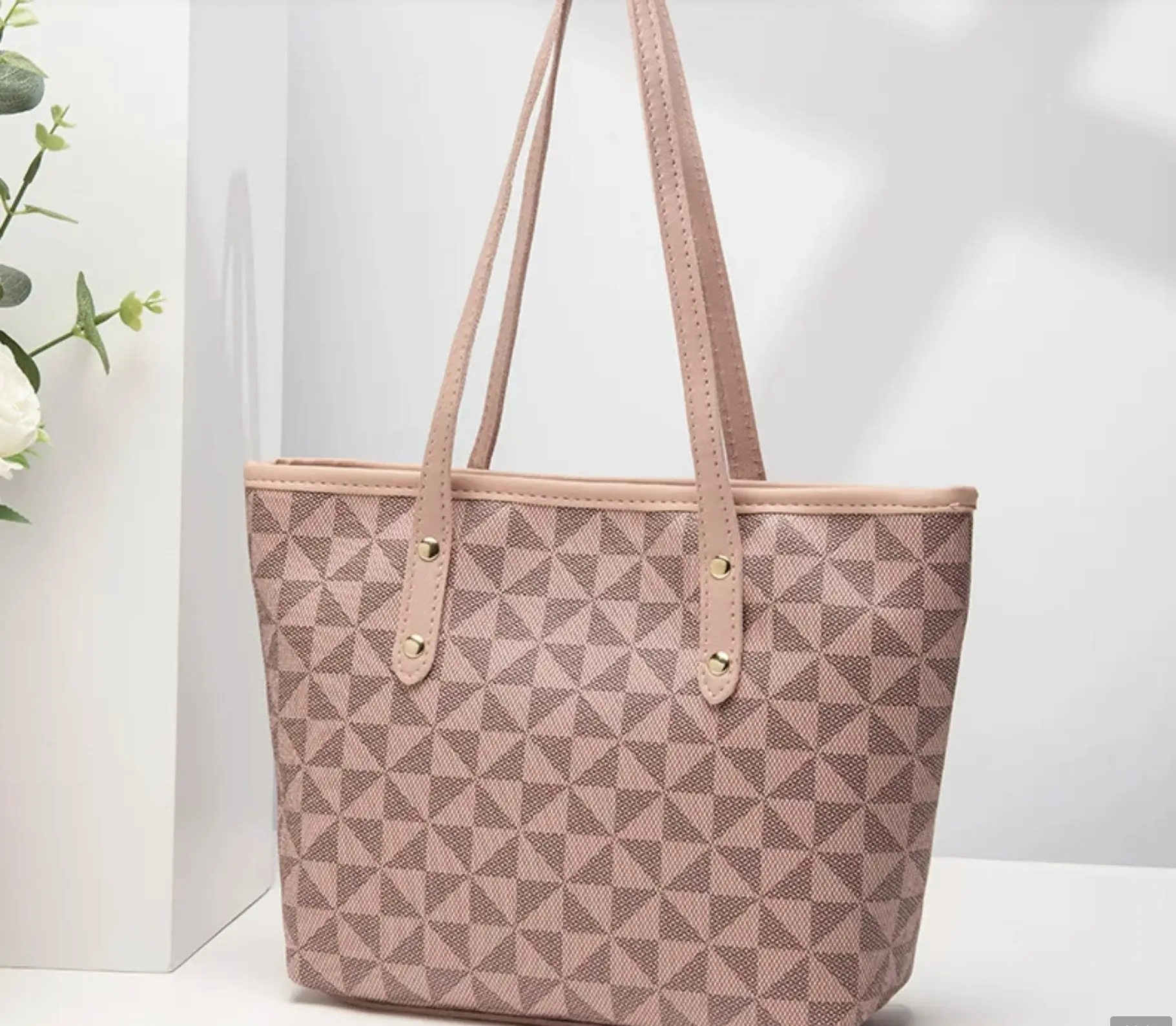 Ladies Hand bag for your occassions