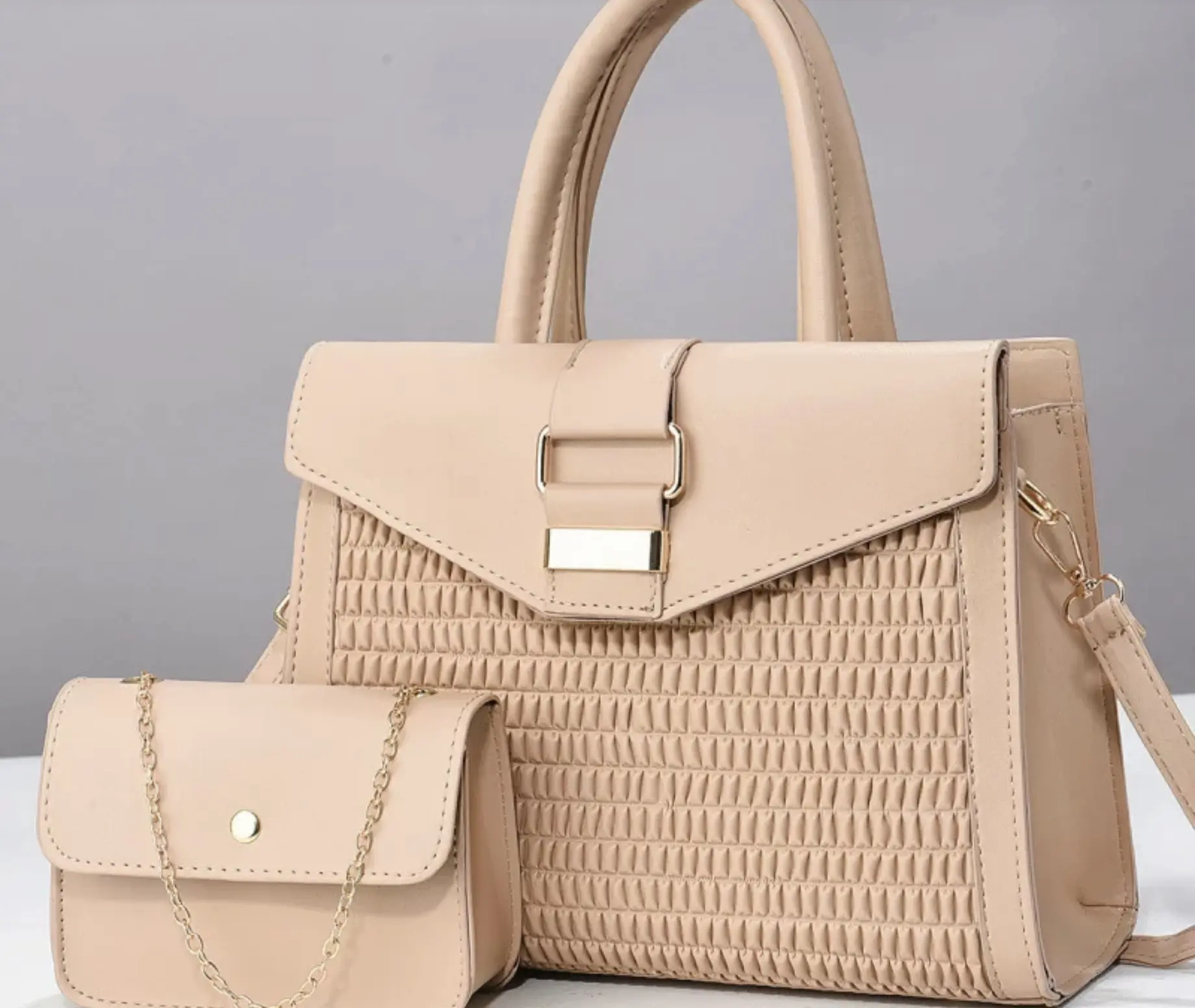 Fashionable Ladies bag for special ocassions