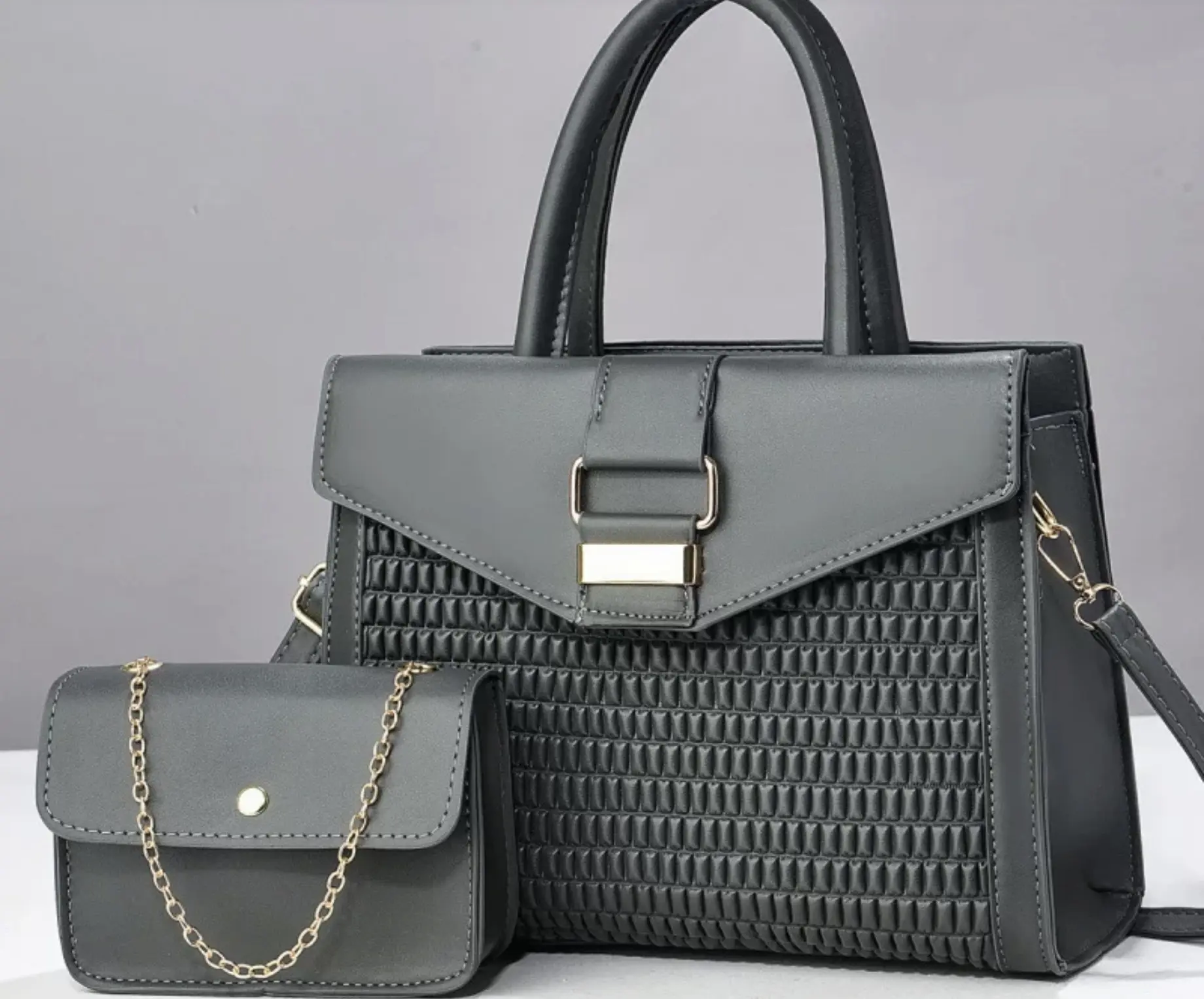 Fashionable Ladies bag for special ocassions